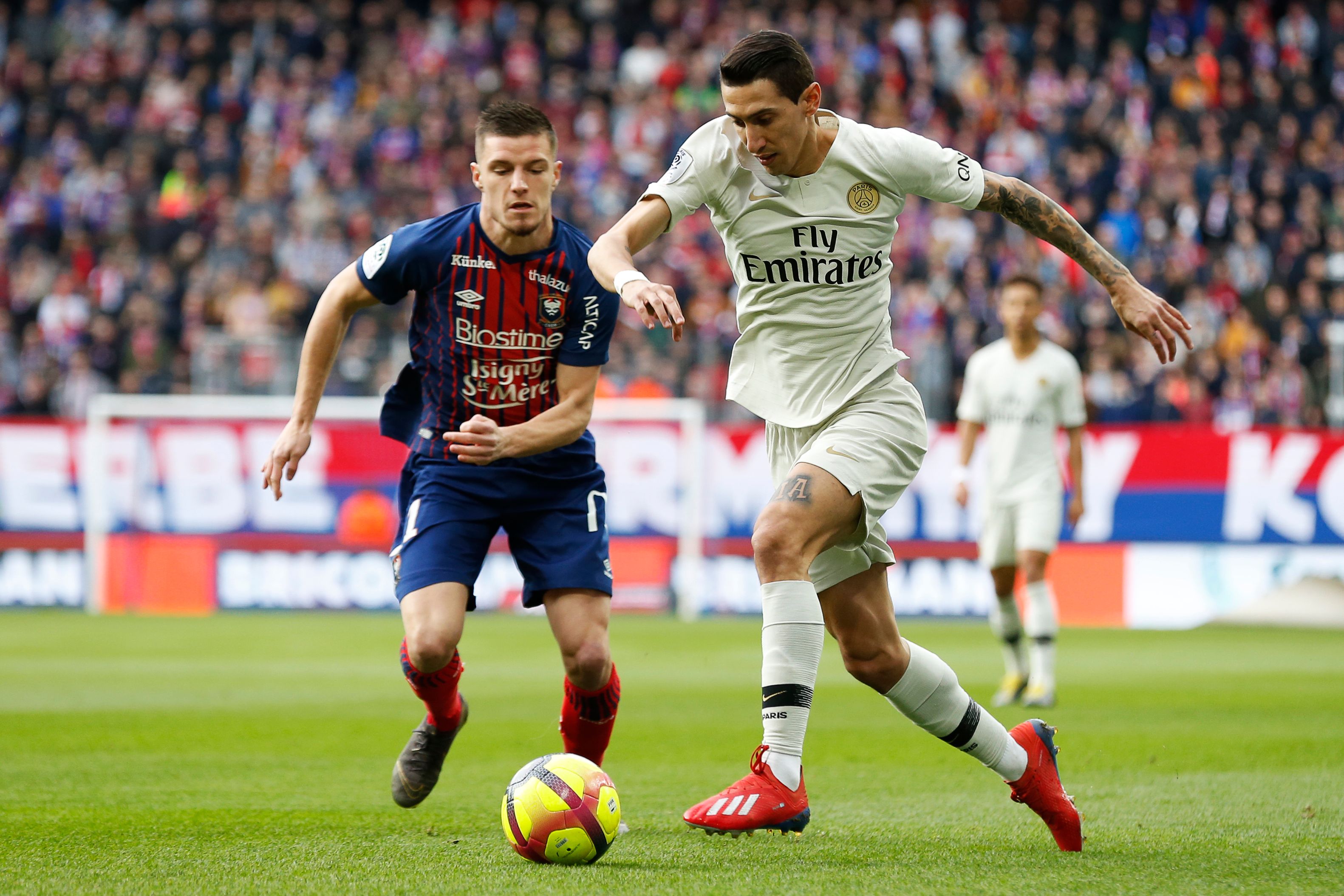 西甲：皇马客场2-2战平比利亚雷亚尔（西甲-皇马客场2-2与比利亚雷亚尔握手言和）