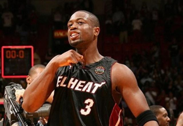 0-2大冷门！14亿豪门主场轰然倒下 5轮1胜（0-2爆冷！身价14亿豪门主场失利 近5轮仅1胜）