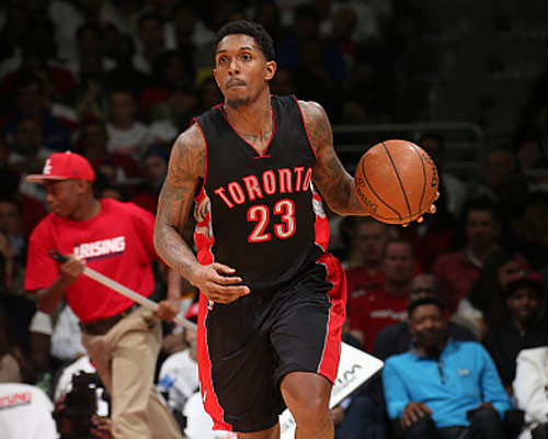 猛龙战胜开拓者终止两连败，成为本赛季第四支取得15个胜场球队（猛龙击败开拓者止住两连败，成为本季第4支达成15胜的球队）