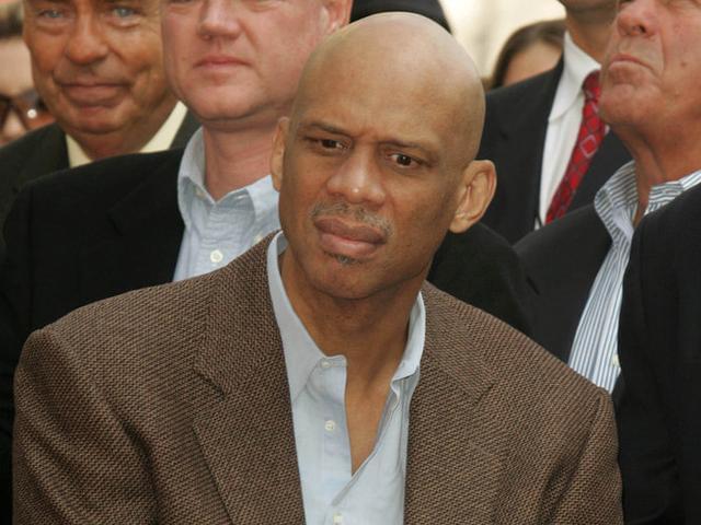 崔永熙：杨瀚森把女友带身边确实压力很大 希望他用实力打破质疑（崔永熙谈杨瀚森携女友随行：压力不小，盼他以实力回应质疑）