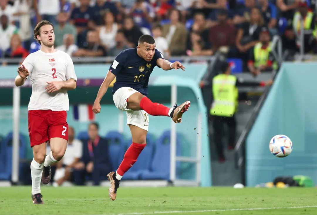 法国足坛最年轻职业球员：尤文马竞关注昂热15岁前锋迪亚洛（15岁迪亚洛刷新法国职业足坛最年轻纪录，尤文马竞盯上昂热新星）