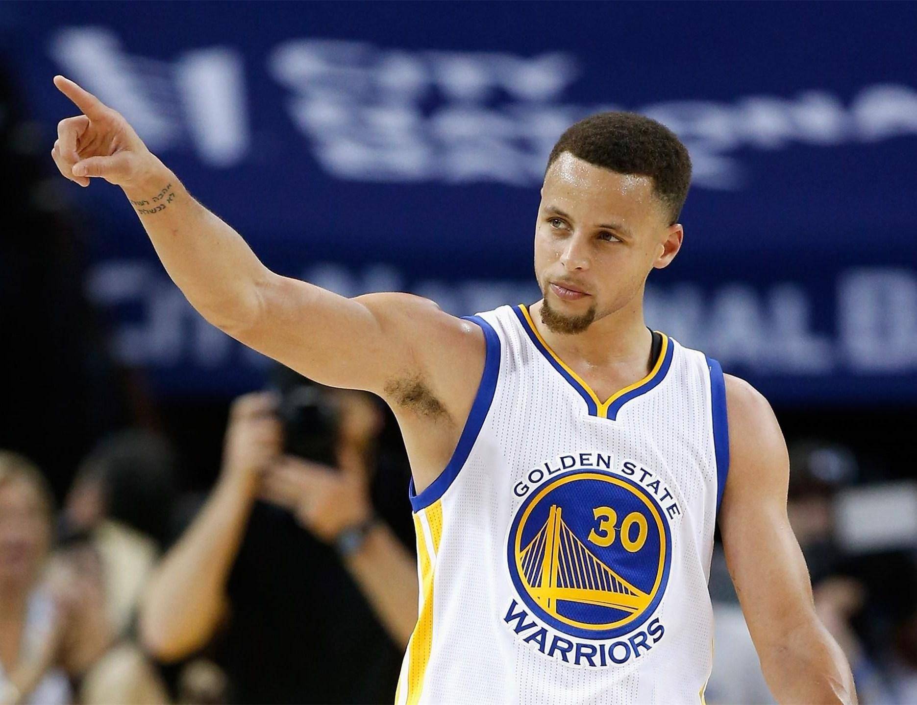 国乒8-2法国采访！莎头谈双打，王曼昱不满失误，梁靖崑谈被逆转（国乒8-2胜法国赛后采访：“莎头”聊双打，王曼昱不满失误，梁靖崑谈遭逆转）