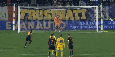 阿斯：皇马更衣室重回团结，阿隆索重获球队支持（阿斯：皇马内部再度凝聚，阿隆索获全队力挺）