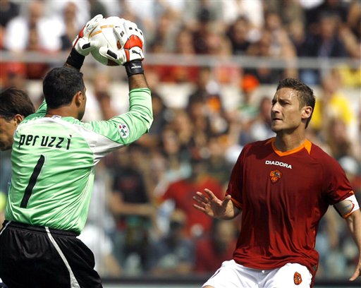 魔鬼主场！拜仁在欧冠小组赛／联赛阶段主场已连续37场不败（拜仁主场如堡垒：欧冠小组赛与联赛已连续37场不败）