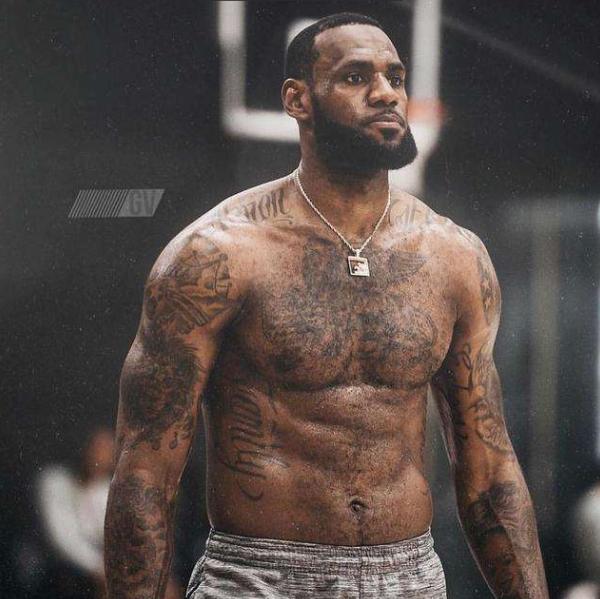 热议成都平广岛：联赛亚冠都蛮硬；租德尔加多需下载反诈app（成都与广岛握手言和引热议：联赛亚冠双线硬仗；租借德尔加多需先安装反诈App）