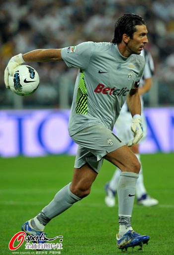 欧冠本周最佳球员候选：马杜埃凯、孔德、德凯特拉雷、格洛赫（欧冠本周最佳球员提名名单：马杜埃凯、孔德、德凯特拉雷、格洛赫）