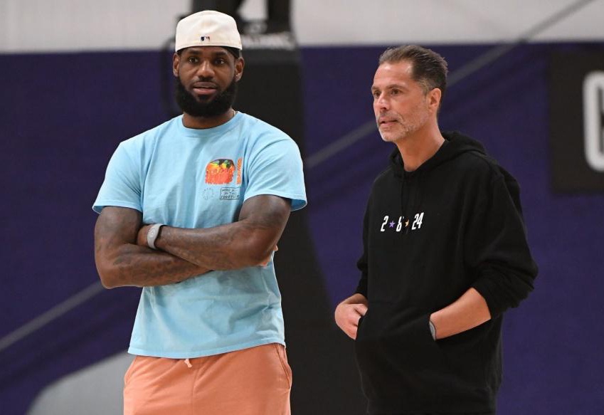 经纪人：那不勒斯今夏也有意博尼，但奥西利奥起了决定性作用（经纪人：那不勒斯夏窗同样有意博尼，奥西利奥起到关键作用）