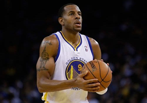 篮球NBA球队球员赛季表现分析（NBA赛季球队与球员表现解析）