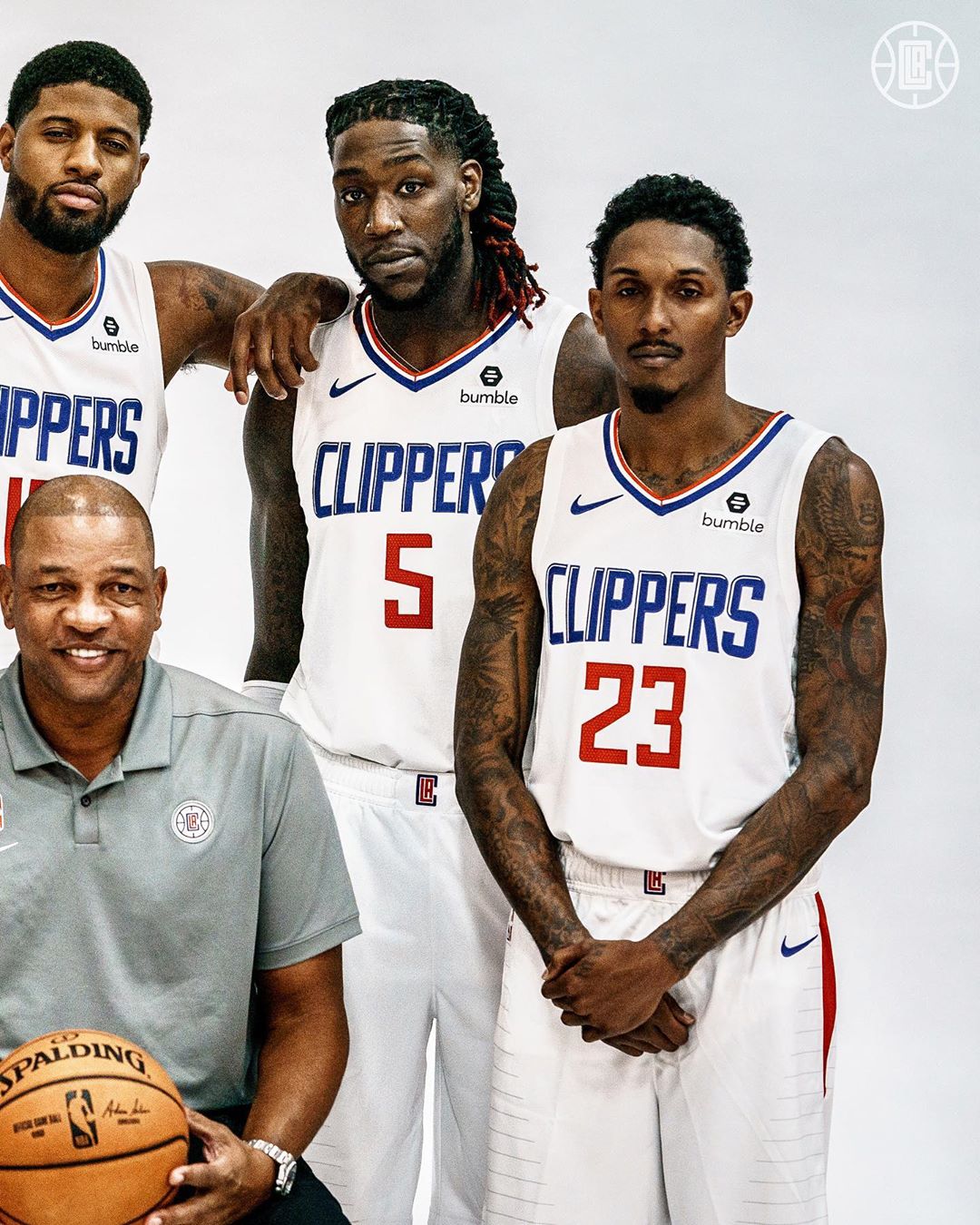 卡塔尔主场优势明显（卡塔尔主场占尽上风）