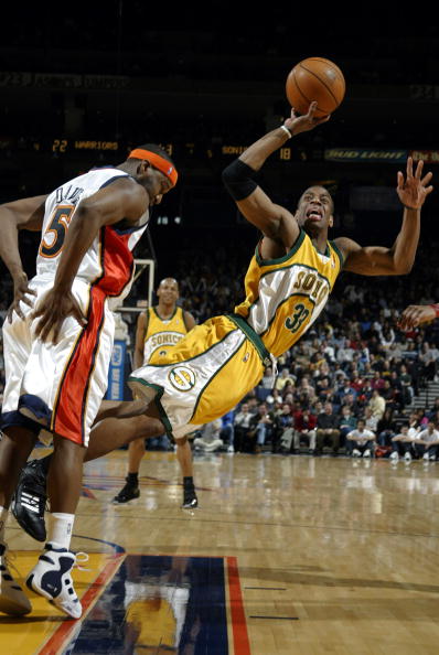 3C哥哥：3C随时都能准备好登场比赛，但我觉得他更愿意当观众（3C哥哥：3C随时能上场，但他更倾向当观众）