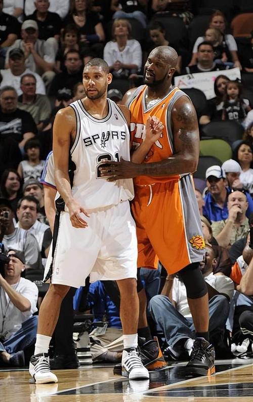 🎮DK 2-2 T1：Peyz泽丽再献完美发挥，T1速推拖入决胜局（DK与T1战成2-2：Peyz泽丽再度神勇，T1速推逼入决胜局）