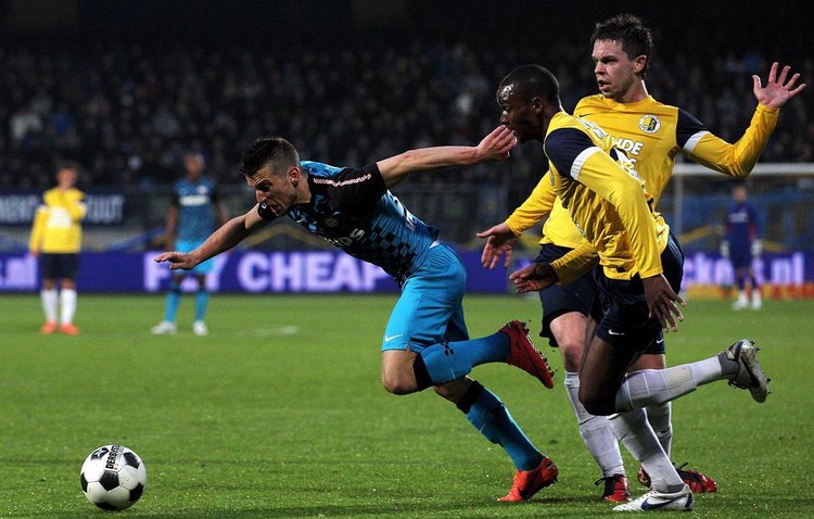 加盟勒沃库 加盟勒沃库